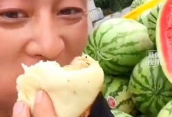 吃瓜阿姨图片高清,吃瓜阿姨的趣味瞬间