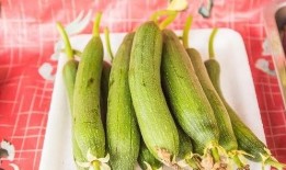 瓜怎么吃不发黑,如何切瓜不发黑，保持新鲜美味