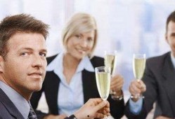 领导抛脑后吃瓜