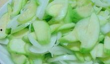 吃洋葱可以吃大瓜吗,揭秘吃洋葱的神奇效果