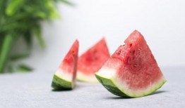 梦见宿舍同学吃瓜