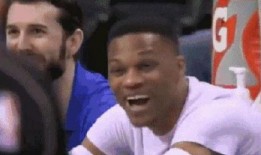 邓超秒变吃瓜群众