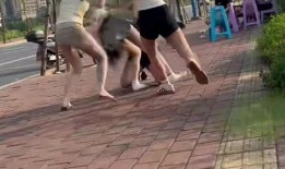 精神小妹打架吃瓜,精神小妹的打架吃瓜记