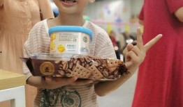 吃瓜的姿势视频,揭秘吃瓜姿势视频的火爆之谜