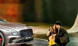 女销售宾利吃瓜,揭秘豪车圈层生活点滴